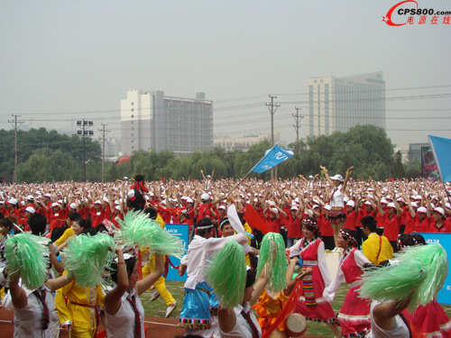 臺達十周年慶典全體員工起舞