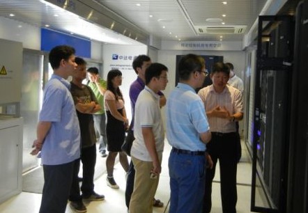 中達電通產品工程師做現場答疑