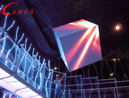 ���nռ��(j��)LED�����Ј�(ch��ng) �_(t��i)��ǰ;һƬãȻ