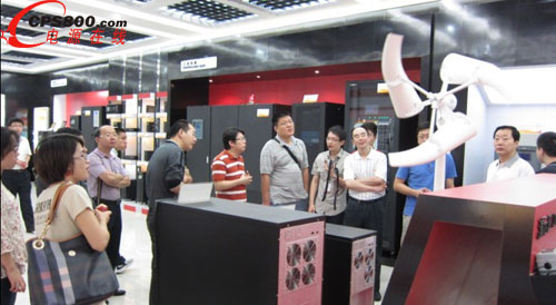 證券行業(yè)專(zhuān)家參加科華恒盛漳州生產(chǎn)基地產(chǎn)品展廳