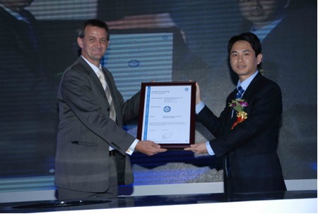 TUV向英威騰頒發(fā)了中國工控行業(yè)首張TUV-Mark證書