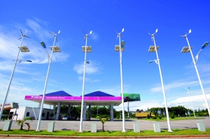 國內首個采用釩電池儲能的光伏發電加油站進入試運行階段