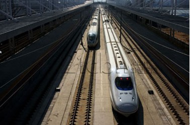 臺(tái)達(dá)UPS護(hù)航西部鐵路首條城際“黃金線”