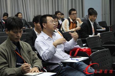 專家與用戶展開討論