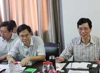 �������˴�ί����������������ί��ӛ��Т�����ң���������ί��ί�������L���Ʒ壨��