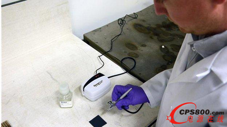 利物浦大學研究人員找到制造太陽能電池的新材料