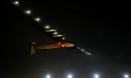 全球最大太陽能飛機環球之旅達成在望