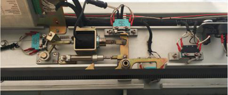 高諾斯開關 - PBX微動開關在地鐵車門上的應用