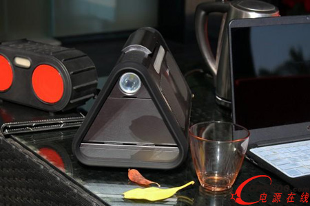 12萬毫安時戶外移動電源  汽車熄火都不怕