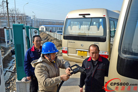 天津首個班車服務站點充電樁項目送電成功