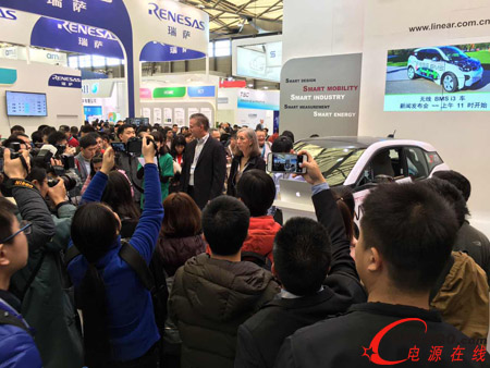 凌力爾特在慕尼黑上海電子展上于 BMW i3 車型中演示了突破性的無線電池管理系統(tǒng)